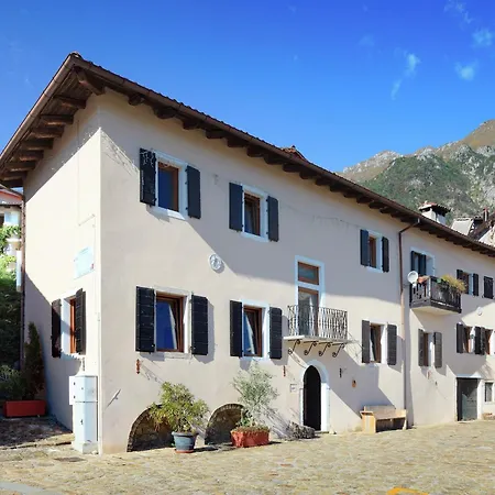 Traditional In Poffabro With Fireplace Frisanco