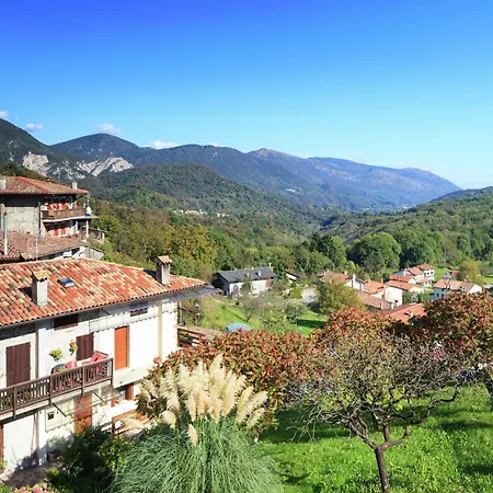 Traditional In Poffabro With Fireplace Frisanco